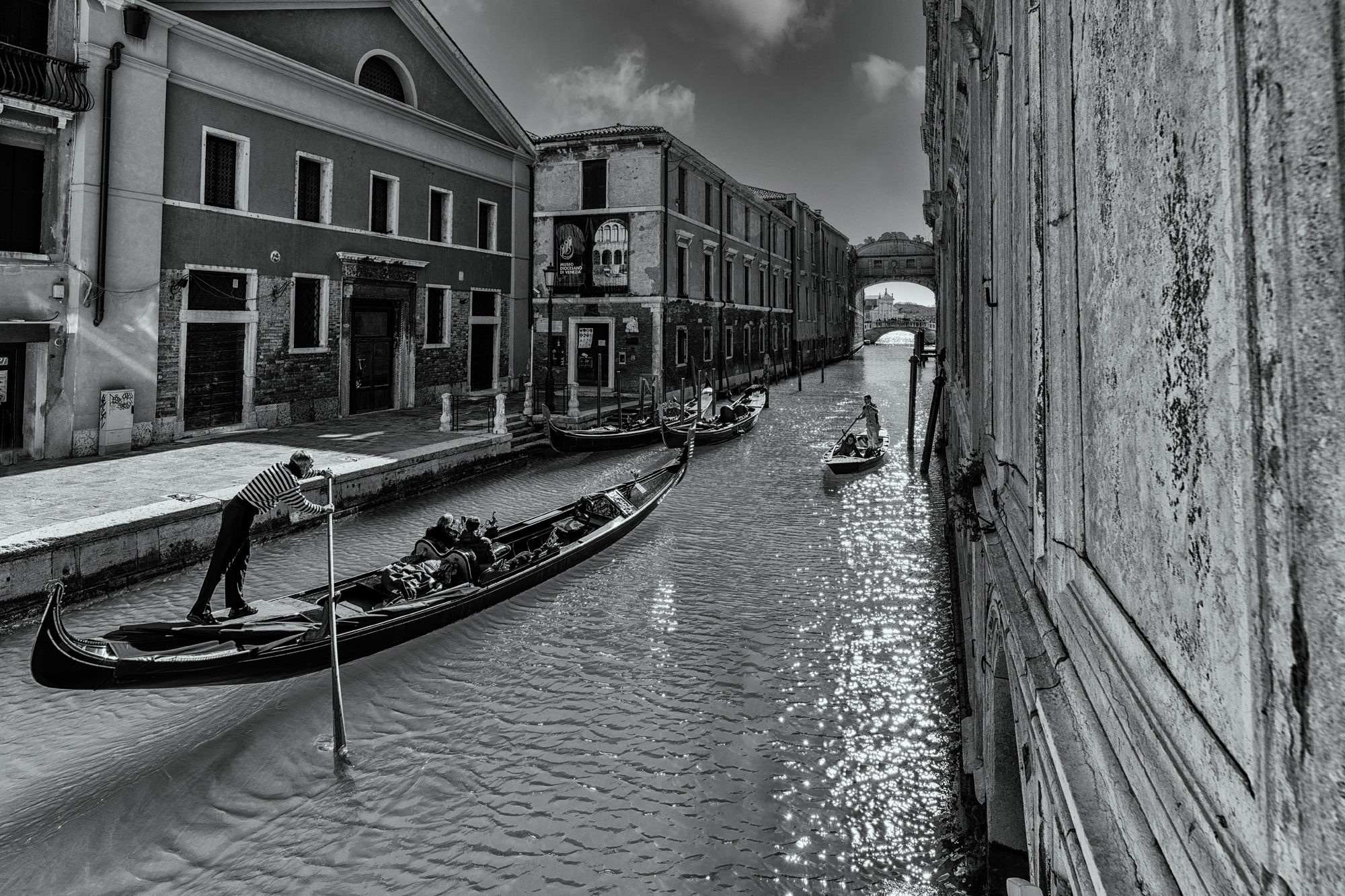 Venezia - Gondola verso il Ponte dei Sospiri