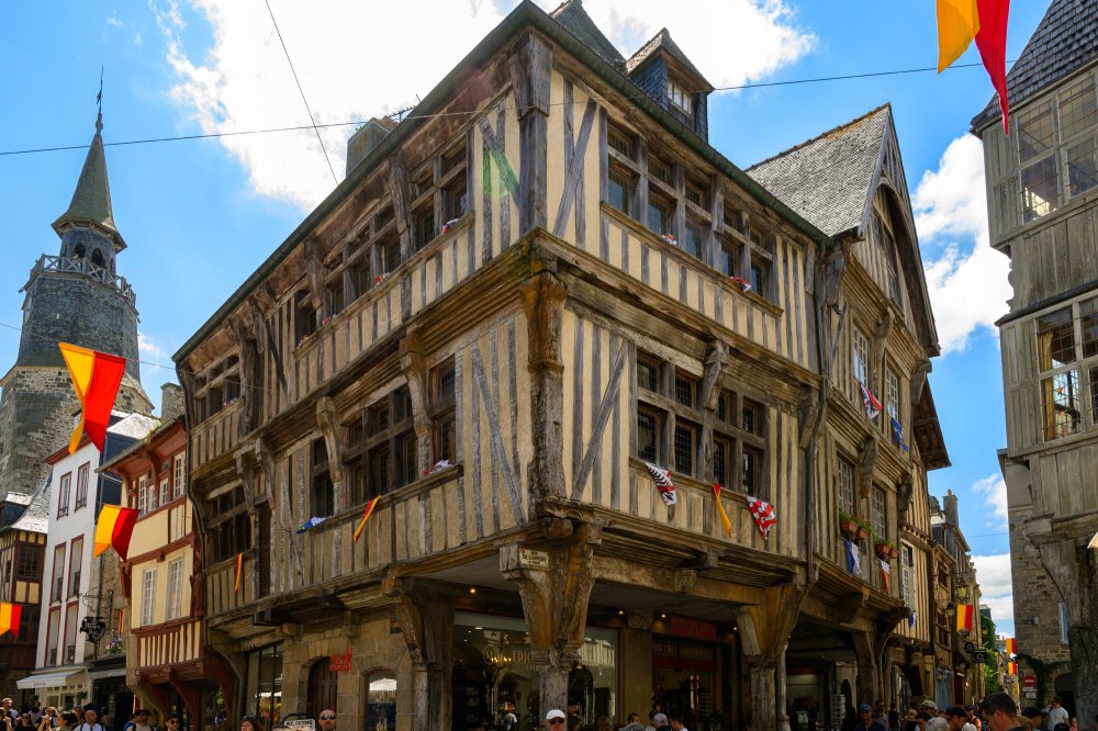 Dinan